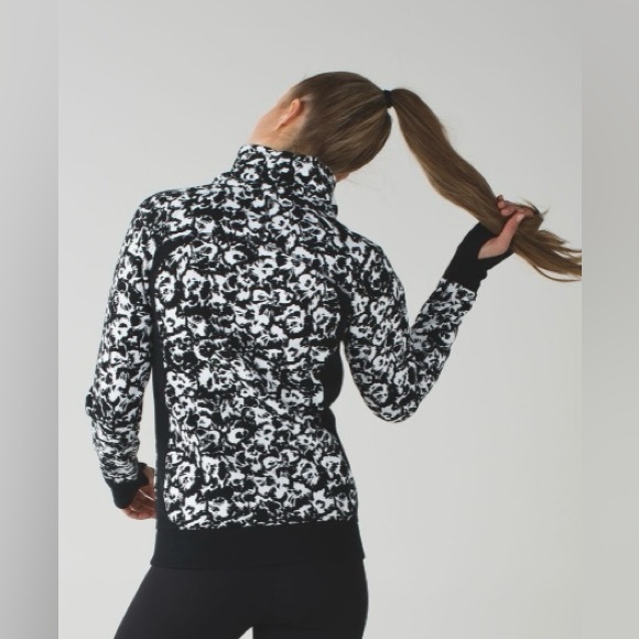 Lululemon Cozy Cuddle Up Jacket, like new condition, size 8!!:) - Picture 6 of 6